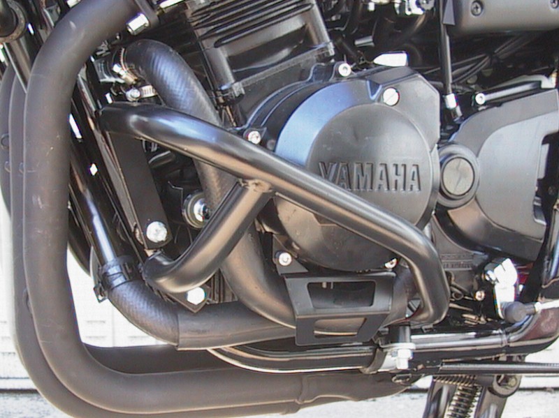 Yamaha FZS600 Fazer Crashbars Engine Guard Black Magnum