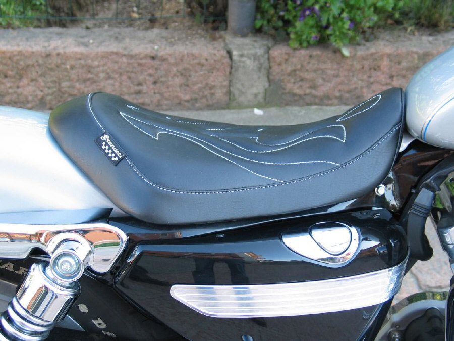 2004 sportster solo seat